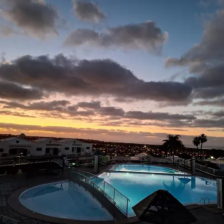 Enjoy Days Of Dreams In Paradise, 2 Bedroom With Pool Holiday home *